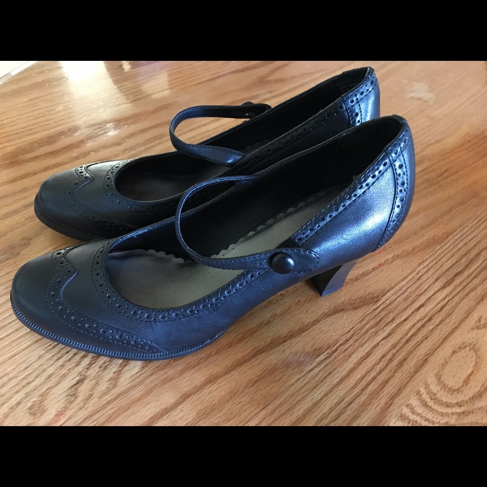 Croft and Barrow heels
